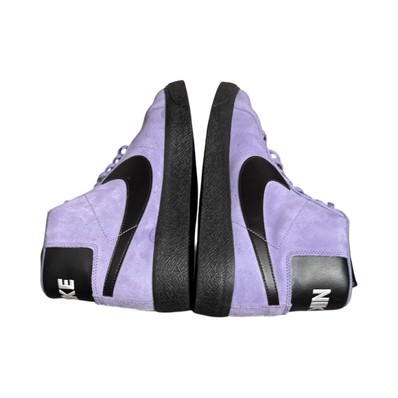Nike Lavender and Black Sneakers - Picture 8 of 14